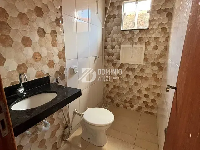 Casa 2 quartos e 1 banheiro, à venda, no bairro Oneida Mendes II em Uberaba