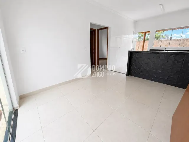 Casa 2 quartos e 1 banheiro, à venda, no bairro Oneida Mendes II em Uberaba