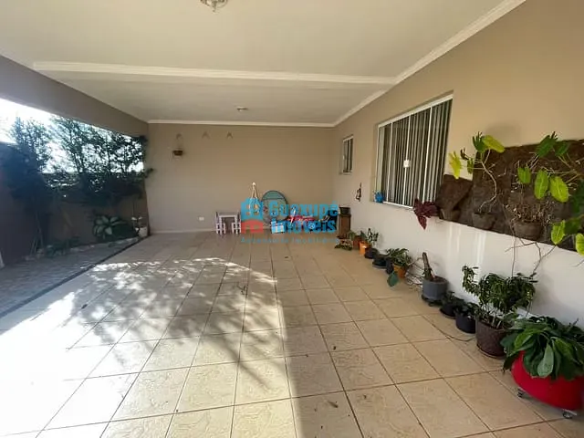 Casa com 360m² 3 quartos e 4 banheiros, à venda, no bairro Residencial Nova Floresta em Guaxupé