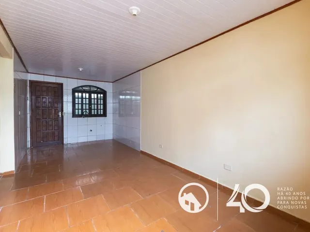 Casa 2 quartos e 1 banheiro, para alugar, no bairro Barreirinha em Curitiba