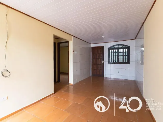 Casa 2 quartos e 1 banheiro, para alugar, no bairro Barreirinha em Curitiba
