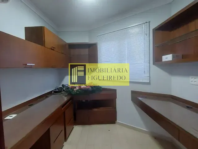 Casa com 360m² 3 quartos e 4 banheiros, para alugar, no bairro Jardim Yolanda em São José do Rio Preto