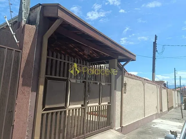 Casa 5 quartos e 2 banheiros, à venda, no bairro Alto do Cardoso em Pindamonhangaba