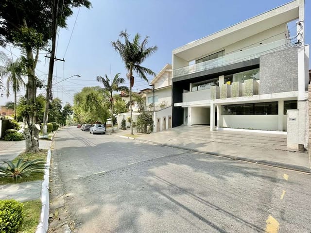 Casa com 529m² 6 quartos e 8 banheiros, à venda, no bairro São Paulo II em Cotia
