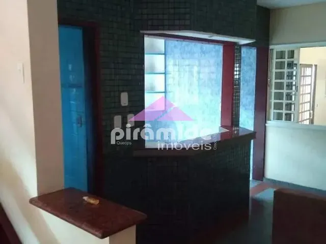 Casa com 250m² 3 quartos e 3 banheiros, à venda, no bairro Jardim Torrão de Ouro em São José Dos Campos