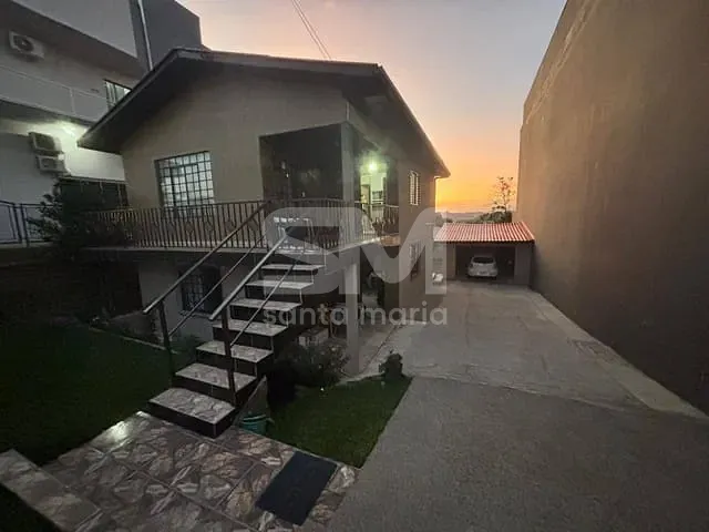Casa com 393m² 5 quartos e 2 banheiros, à venda, no bairro Bela Vista em Chapecó