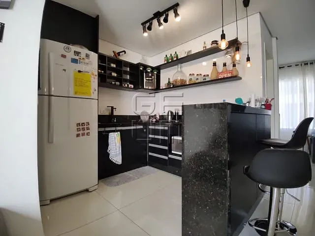 Casa 3 quartos e 3 banheiros, à venda, no bairro Parque das Indústrias em Londrina