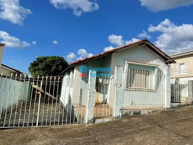 Casa 3 quartos e 2 banheiros, à venda, no bairro Angola em Guaxupé