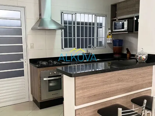 Casa com 250m² 3 quartos e 2 banheiros, à venda, no bairro Bosque dos Eucaliptos em São José dos Campos