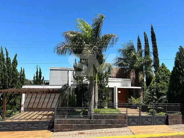 Casa com 1241m² 2 quartos e 1 banheiro, à venda, no bairro Espelho das Águas em Chapecó