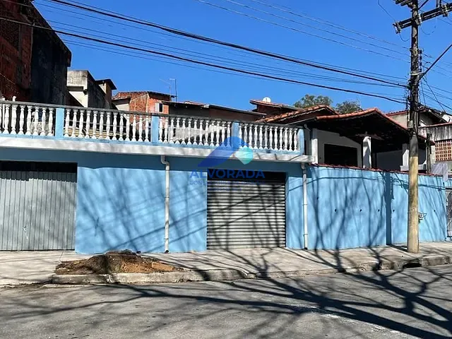 Casa com 320m² 4 quartos e 3 banheiros, à venda, no bairro Jardim Satélite em São José dos Campos