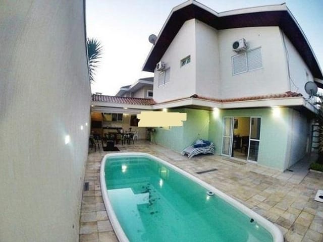 Casa com 300m² 4 quartos e 4 banheiros, à venda, no bairro Urbanova em São José dos Campos