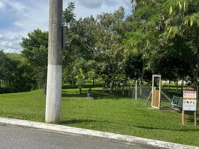 Casa com 405m² 3 quartos e 3 banheiros, à venda, no bairro Condomínio Real Ville em Pindamonhangaba