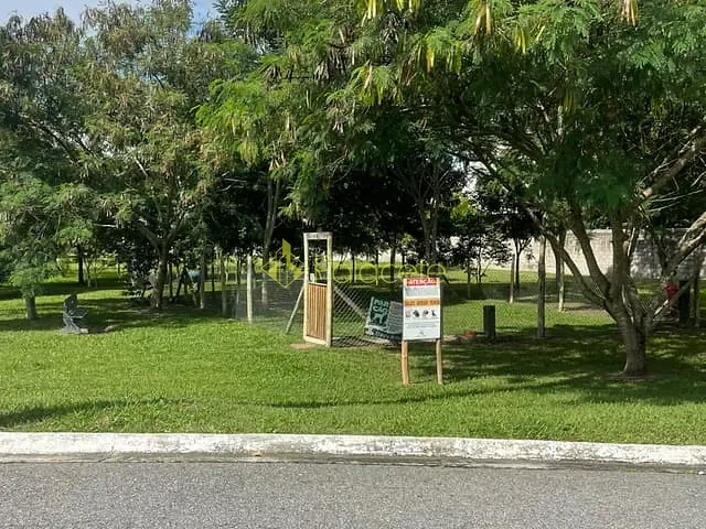 Casa com 405m² 3 quartos e 3 banheiros, à venda, no bairro Condomínio Real Ville em Pindamonhangaba