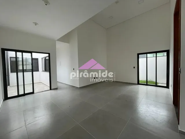 Casa com 212m² 3 quartos e 3 banheiros, à venda, no bairro Jardim Jacinto em Jacareí