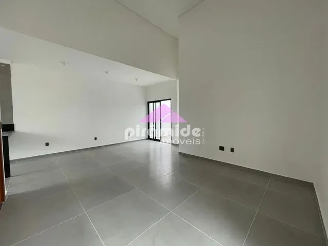 Casa com 212m² 3 quartos e 3 banheiros, à venda, no bairro Jardim Jacinto em Jacareí