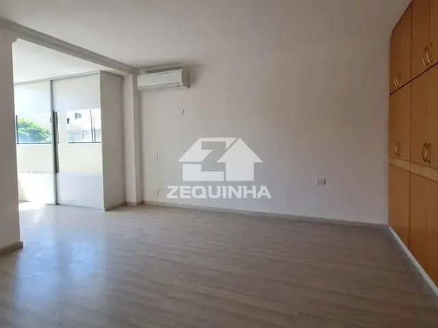 Casa com 850m² 5 quartos e 8 banheiros, à venda, no bairro Alphaville em Santana De Parnaiba