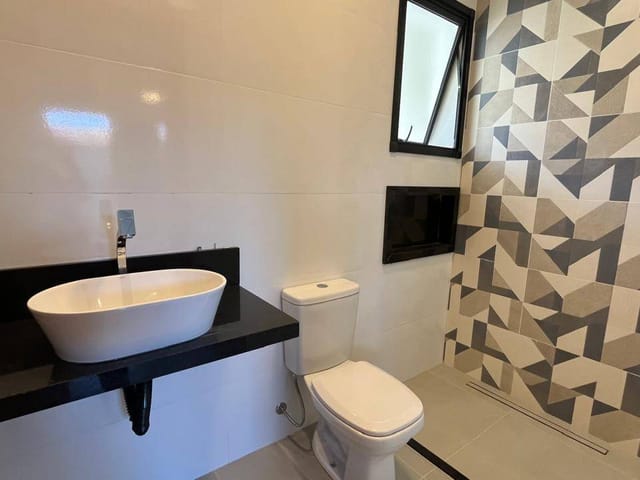 Casa 3 quartos e 4 banheiros, à venda, no bairro Centro em Bertioga