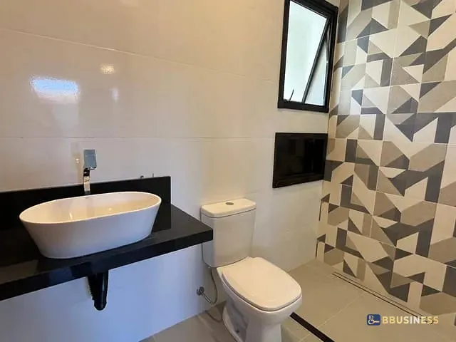 Casa 3 quartos e 4 banheiros, à venda, no bairro Centro em Bertioga