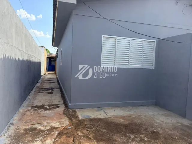 Casa 2 quartos e 1 banheiro, à venda, no bairro Parque das Américas em Uberaba