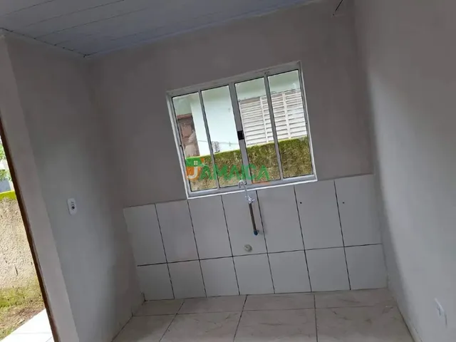 Casa 1 quarto e 1 banheiro, para alugar, no bairro Uberaba em Curitiba