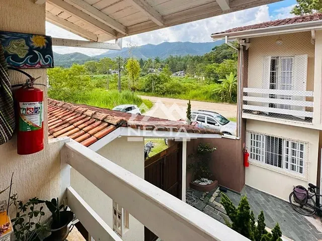 Casa com 68m² 2 quartos e 1 banheiro, à venda, no bairro Balneário Copacabana em Caraguatatuba