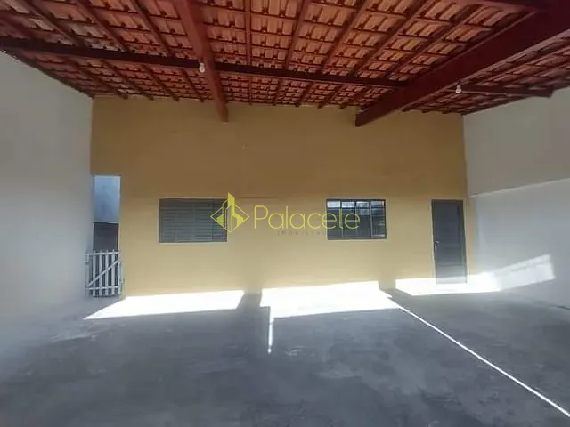 Casa com 188m² 2 quartos e 1 banheiro, à venda ou para alugar, no bairro Residencial Vale das Acácias em Pindamonhangaba