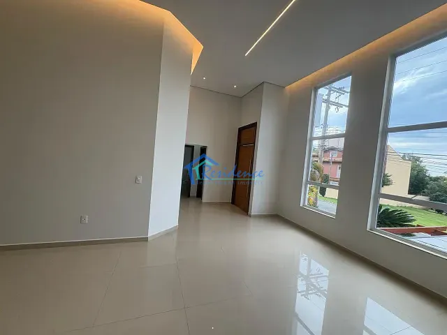 Casa com 364m² 3 quartos e 4 banheiros, à venda ou para alugar, no bairro Vila Inglesa em Indaiatuba
