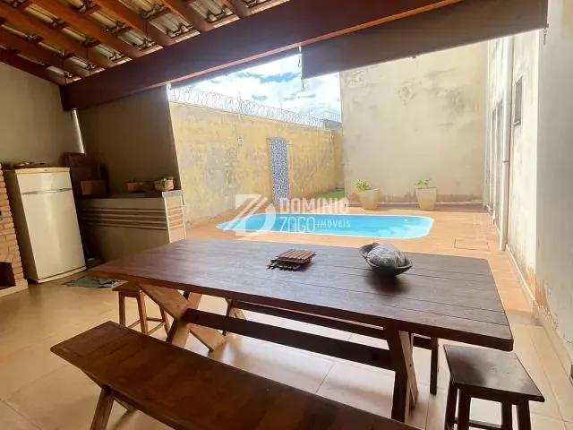 Casa com 450m² 4 quartos e 7 banheiros, à venda, no bairro Jardim do Lago em Uberaba