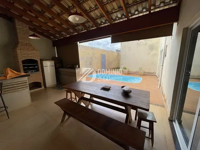 Casa com 450m² 4 quartos e 7 banheiros, à venda, no bairro Jardim do Lago em Uberaba