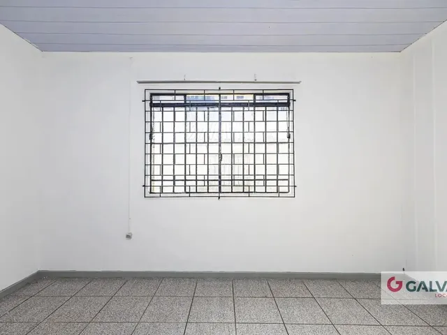 Casa 3 quartos e 1 banheiro, para alugar, no bairro Bacacheri em Curitiba