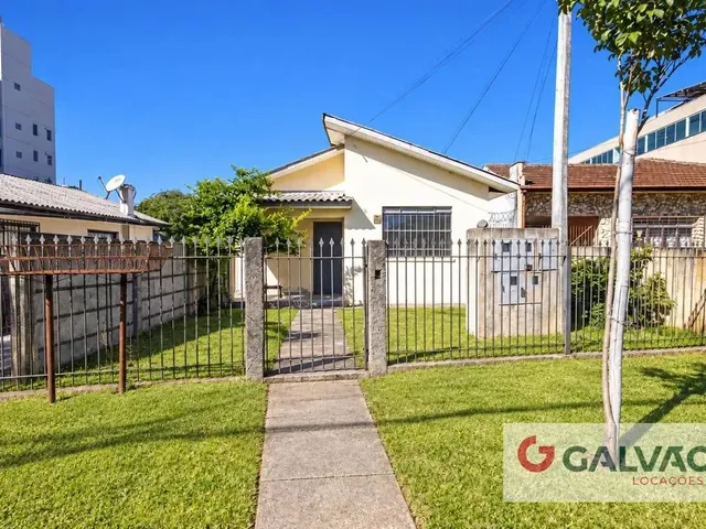 Casa 3 quartos e 1 banheiro, para alugar, no bairro Bacacheri em Curitiba