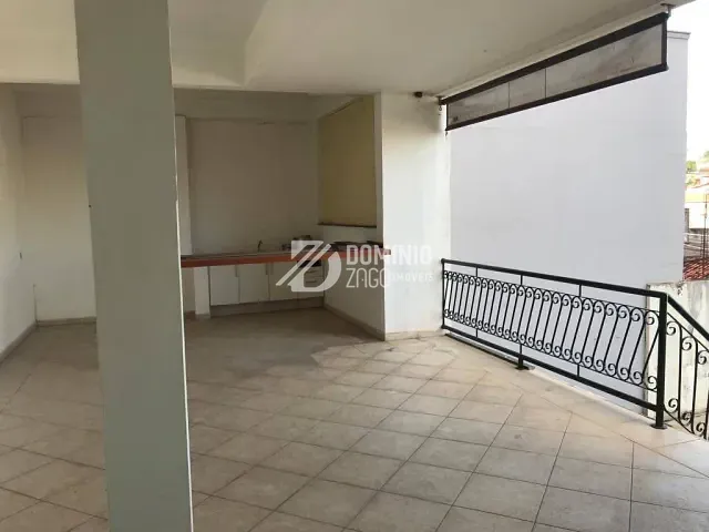 Casa com 312m² 4 quartos e 4 banheiros, à venda, no bairro São Sebastião em Uberaba