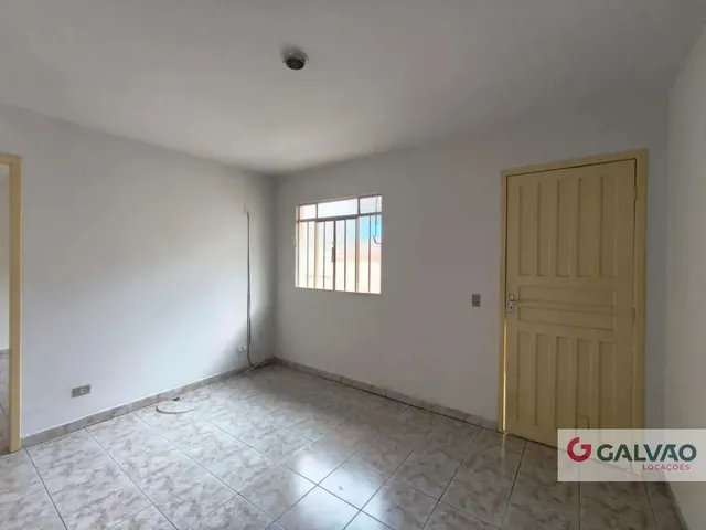 Casa 3 quartos e 1 banheiro, para alugar, no bairro Bairro Alto em Curitiba