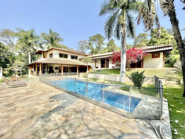 Casa com 2535m² 4 quartos e 6 banheiros, à venda, no bairro Chácara Vale do Rio Cotia em Carapicuíba