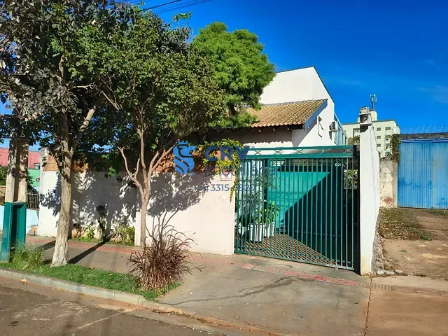 Casa com 300m² 4 quartos e 3 banheiros, à venda, no bairro Jardim São Paulo em Londrina