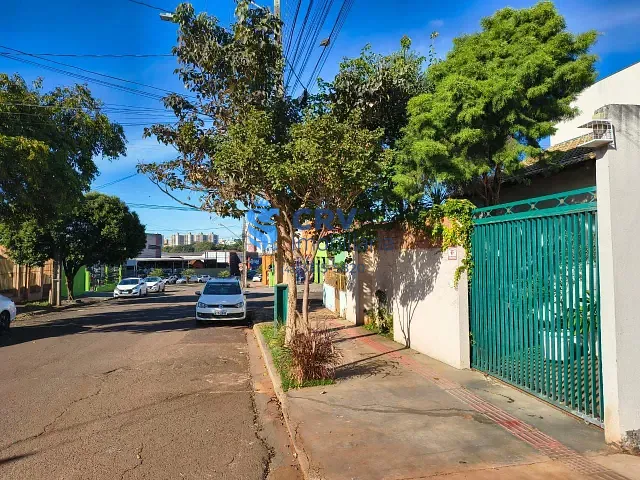 Casa com 300m² 4 quartos e 3 banheiros, à venda, no bairro Jardim São Paulo em Londrina