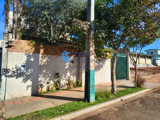 Casa com 300m² 4 quartos e 3 banheiros, à venda, no bairro Jardim São Paulo em Londrina