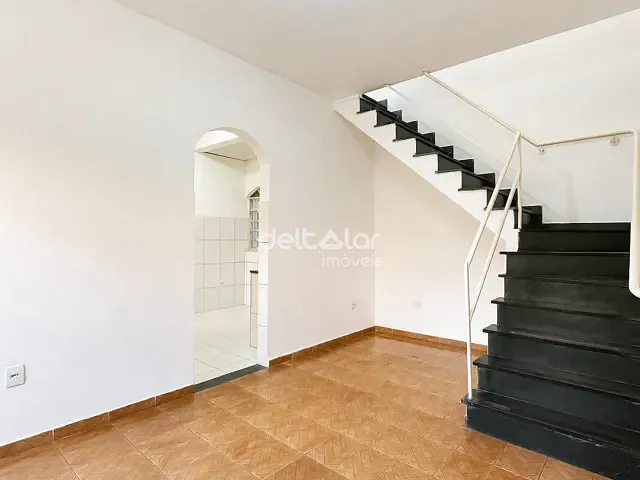 Casa com 70m² 2 quartos e 2 banheiros, para alugar, no bairro Piratininga (Venda Nova) em Belo Horizonte