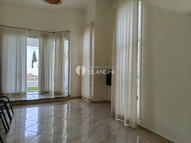 Casa com 360m² 3 quartos e 2 banheiros, para alugar, no bairro Residencial Manhattan em Artur Nogueira