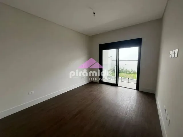 Casa com 501m² 4 quartos e 2 banheiros, à venda, no bairro Urbanova em São José Dos Campos