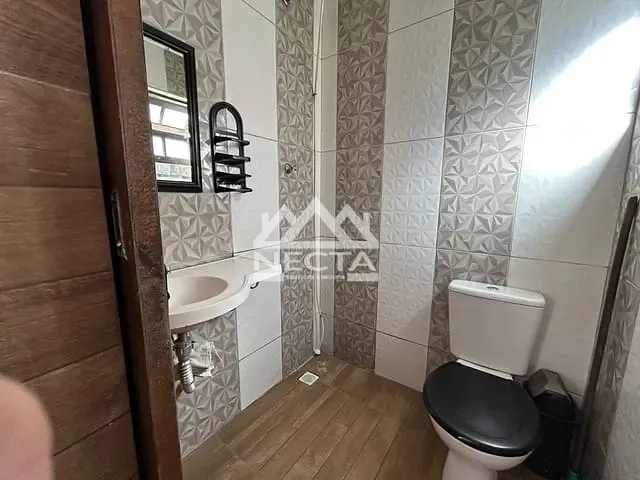 Casa com 490m² 2 quartos e 2 banheiros, à venda, no bairro Martim de Sá em Caraguatatuba