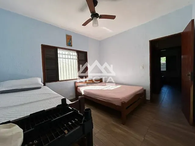 Casa com 490m² 2 quartos e 2 banheiros, à venda, no bairro Martim de Sá em Caraguatatuba
