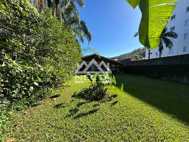 Casa com 490m² 2 quartos e 2 banheiros, à venda, no bairro Martim de Sá em Caraguatatuba
