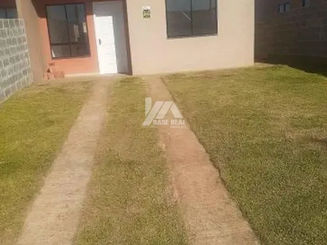 Casa 3 quartos e 1 banheiro, à venda, no bairro Cará-Cará em Ponta Grossa