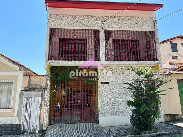 Casa com 555m² 8 quartos e 3 banheiros, à venda, no bairro Vila Santa Helena em São José Dos Campos