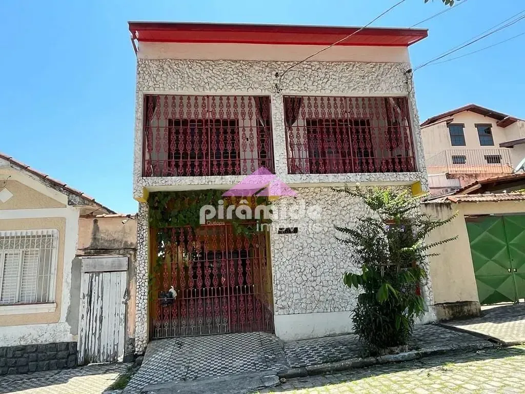 Casa, 8 quartos, 197 m² - Foto 1