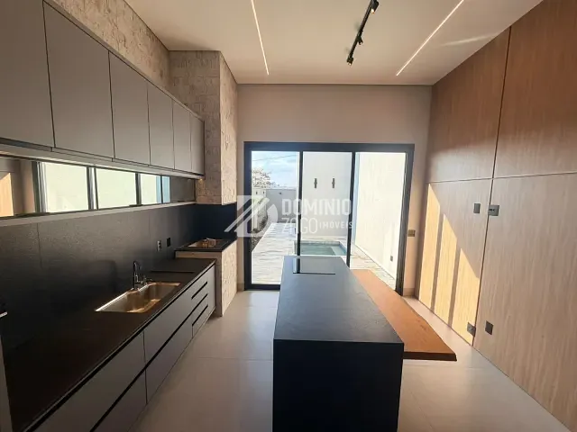 Casa com 260m² 3 quartos e 3 banheiros, à venda, no bairro Conjunto Manoel Mendes em Uberaba
