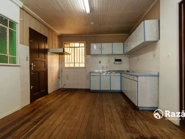 Casa 4 quartos e 1 banheiro, para alugar, no bairro Fanny em Curitiba