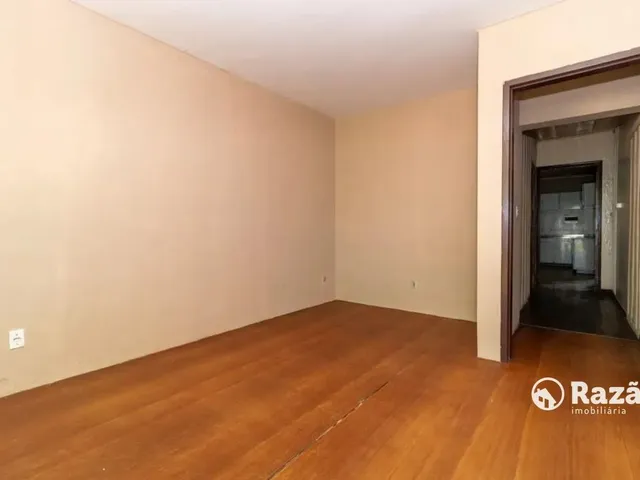 Casa 4 quartos e 1 banheiro, para alugar, no bairro Fanny em Curitiba